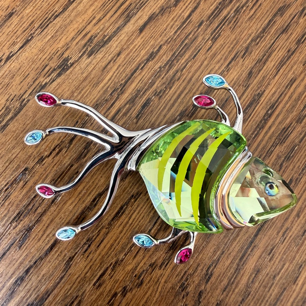 Swarovski Retired Paradise Calimera Crystal Fish Brooch Pin Signed - Picture 3 of 5